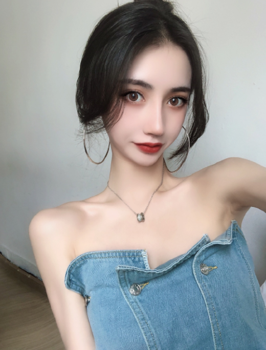 很敬业的小妹刚解封没多久就开始出了